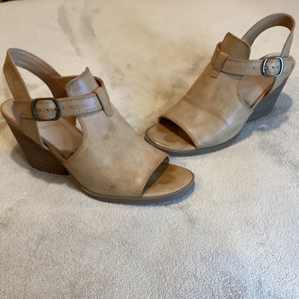 Frye and Co Gaia Tan heeled sandals women size Women's US 8, UK 6.5, EU 39‎